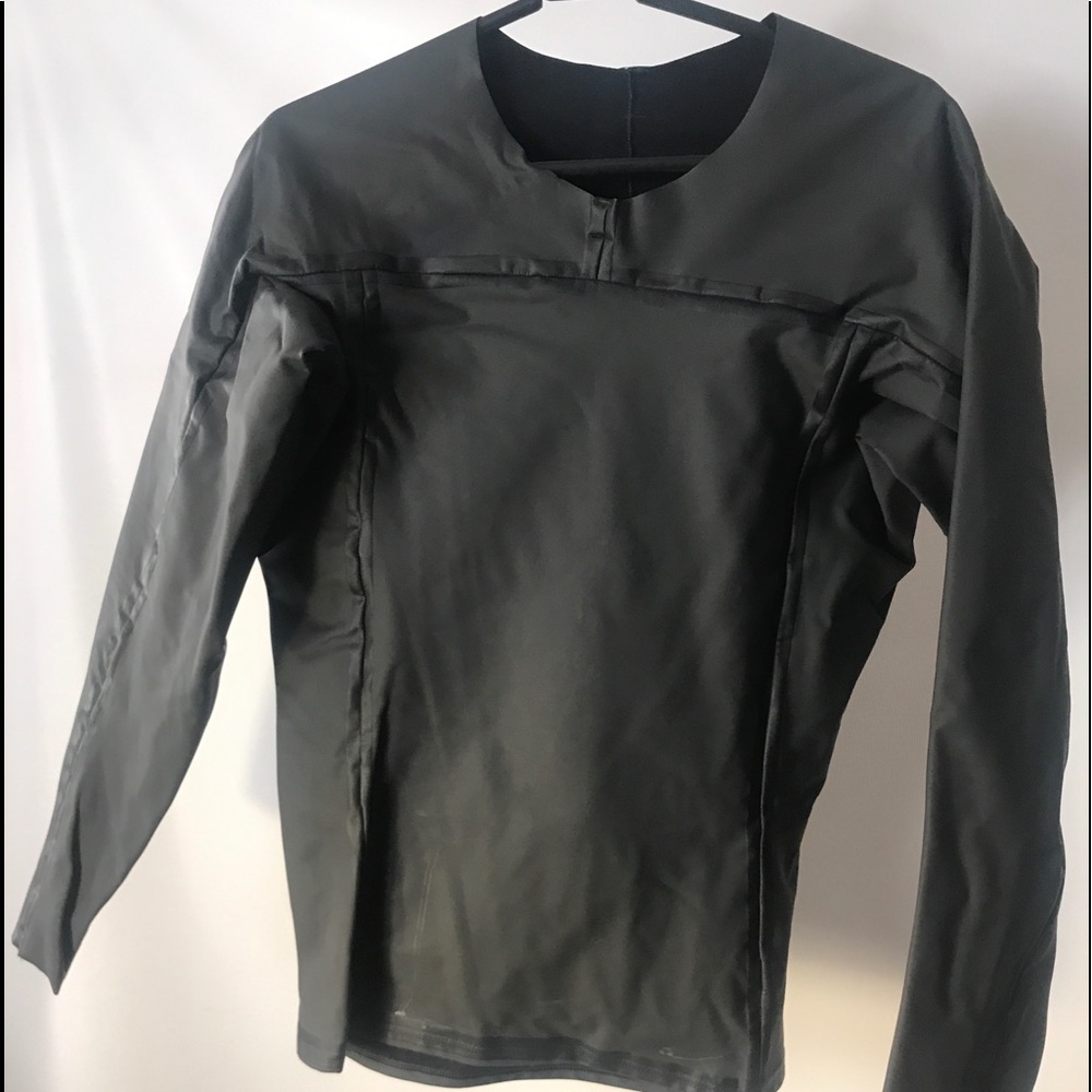 Men’s black Reed aqua thermal top